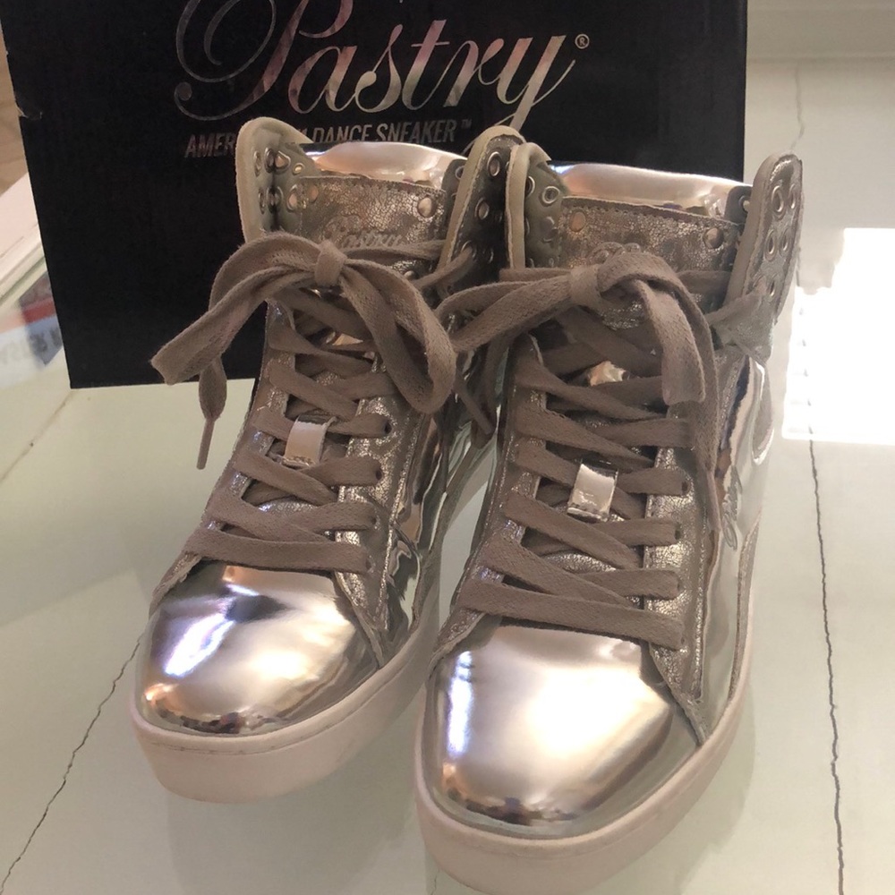 Pastry Poptart high top dance sneakers, womens size 6.5